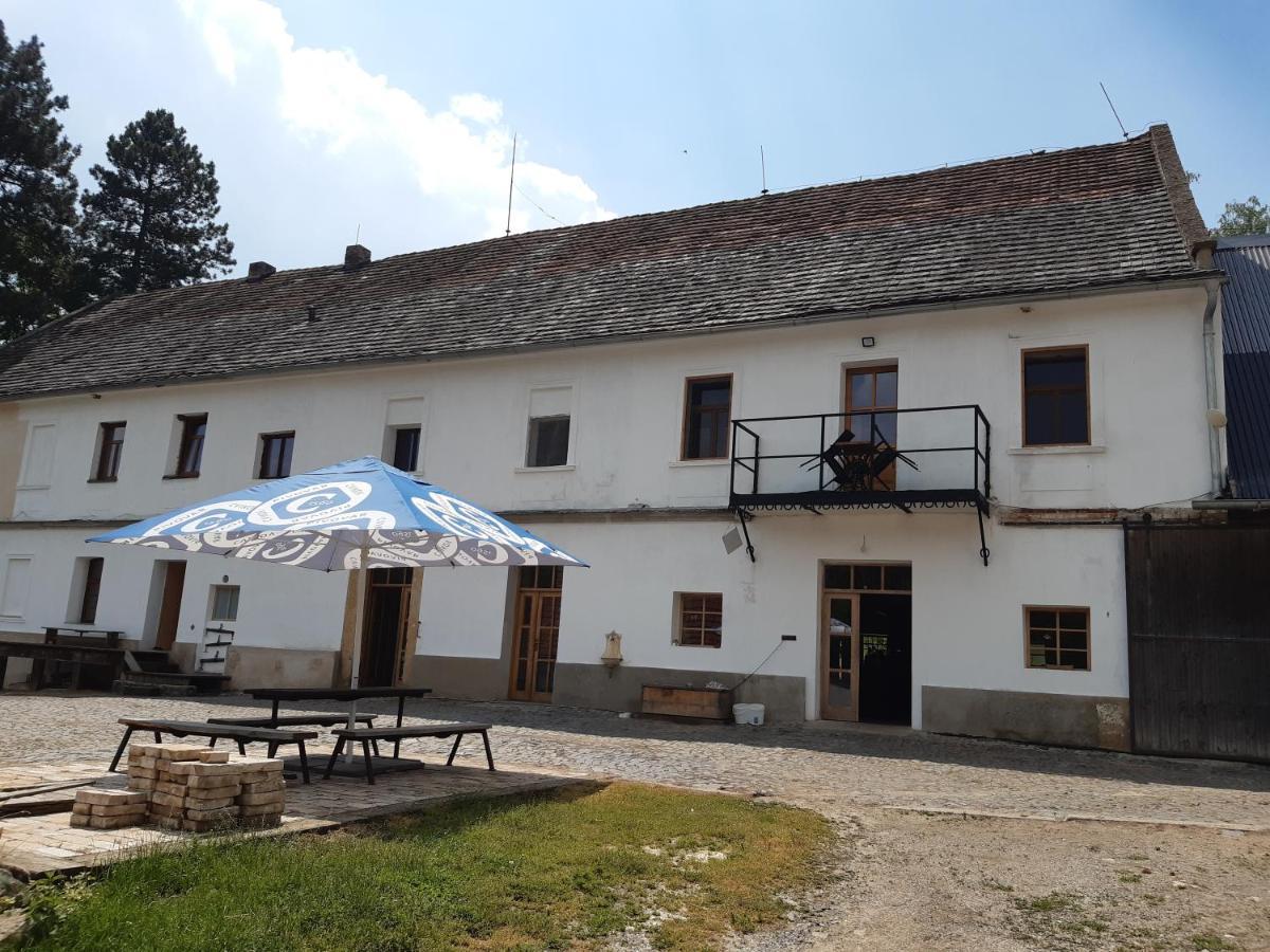 Stáj Zakšín - špejchar Dubá Exterior foto